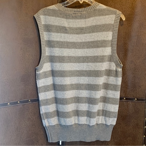 Grey Striped Sweater Vest  By American Eagle Outfitters Men’s Size M - Picture 3 of 15